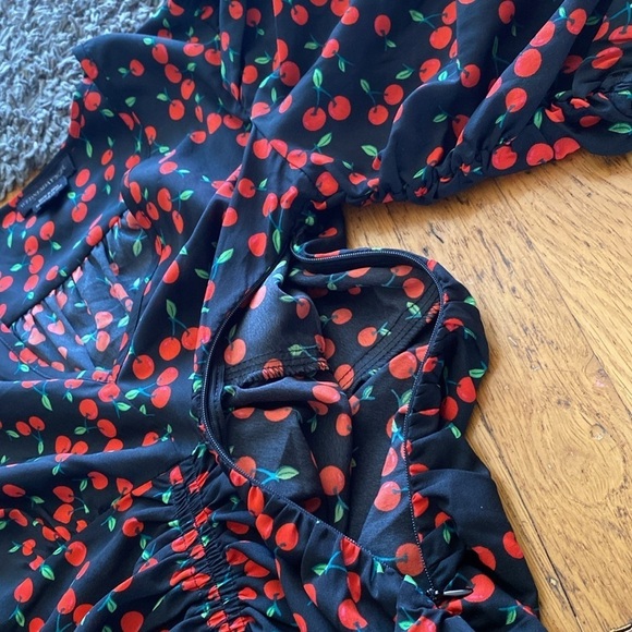 Wednesday's Girl mini tea ruched dress in cherry print Size XS - Picture 14 of 15